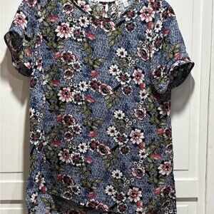 Floral Print Women's Top size medium